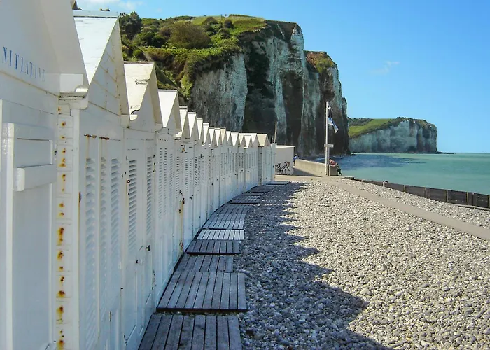 4 Bedroom Gorgeous In Saint-vaast-d'equiquev